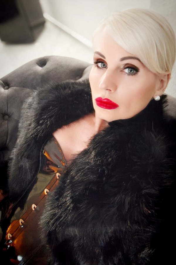 Mistress Helen Bates