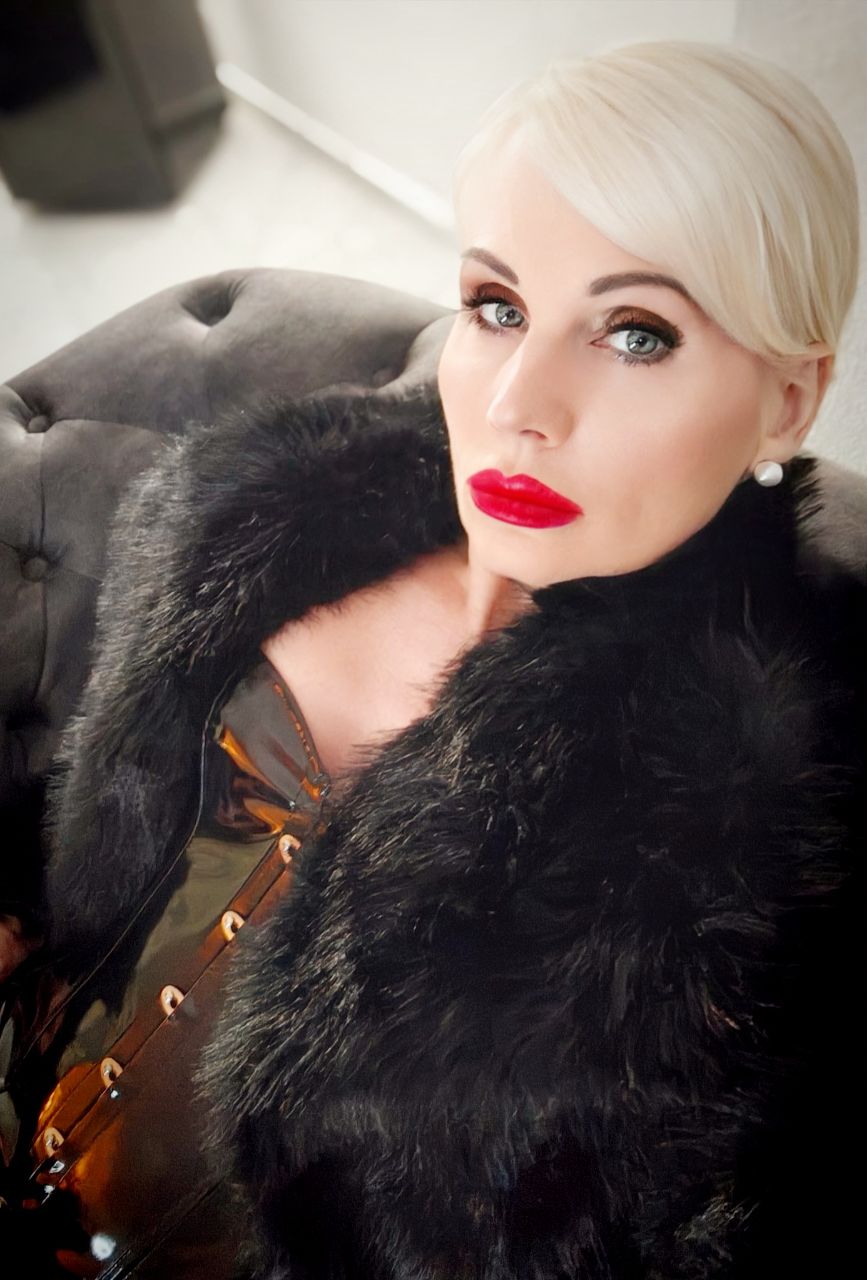 Mistress Helen Bates