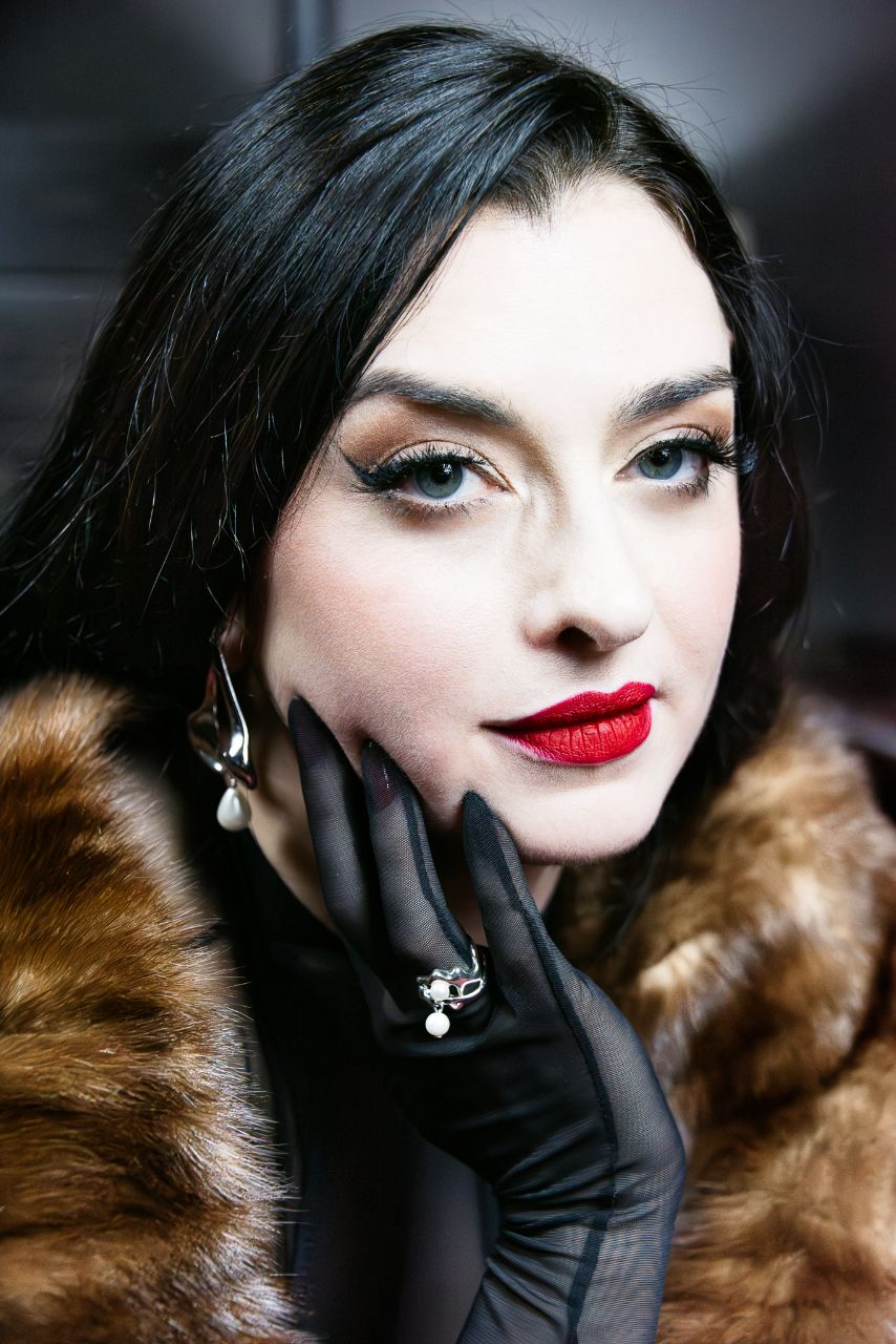 Mistress Bella Lugosi